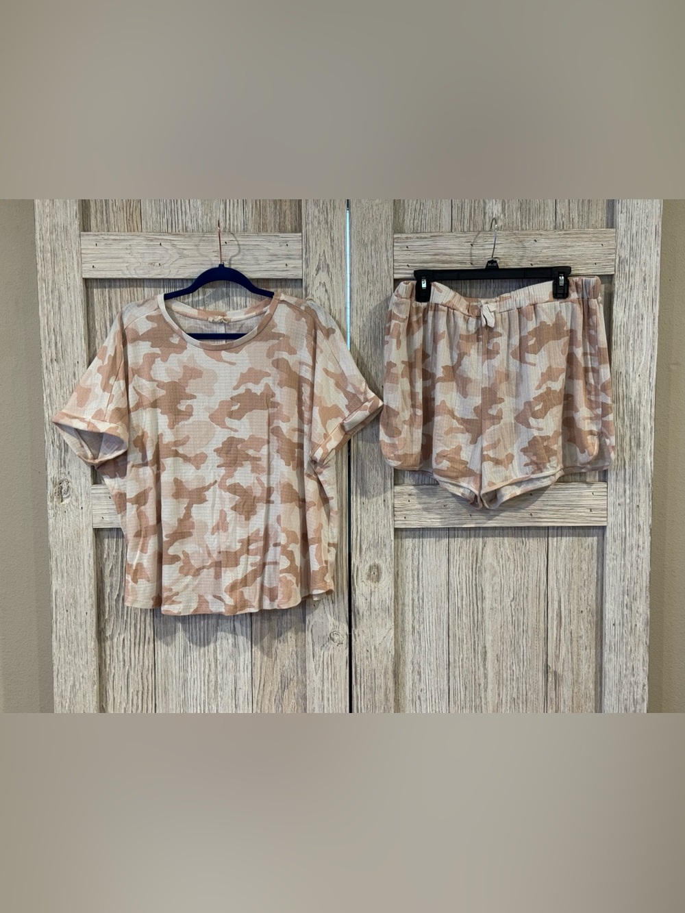Cozy Peach Tan Camo Lounge Set - Top & Shorts Sz 1XL